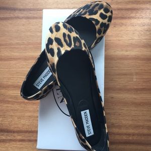 New with box, Steve Madden animal print flats